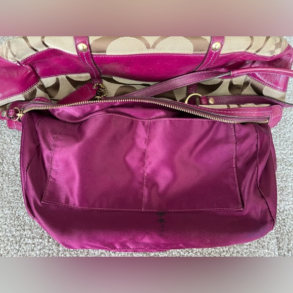 Coach Signature Patent and Canvas Purple and Tan Satchel Shoulder Purse. - Picture 7 of 9